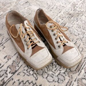 Donald Pliner Vintage Leather square toe sneaker
